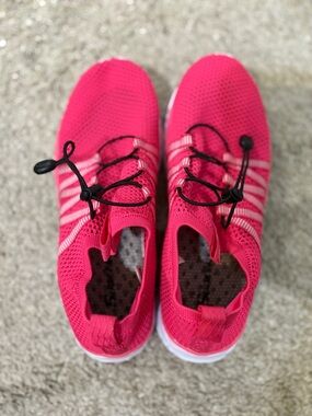Women’s Pink Lightweight Knit Sneakers